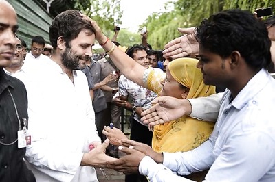Rahul Gandhi meets MCD workers for the second day