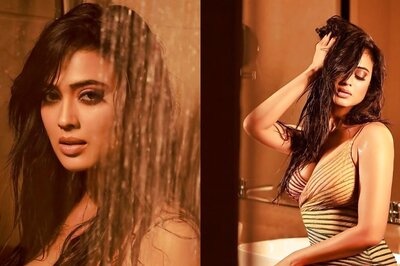 Sexy! Shweta Tiwari Sizzles As She Takes a Shower, Flaunts Her Curves In Latest Photos