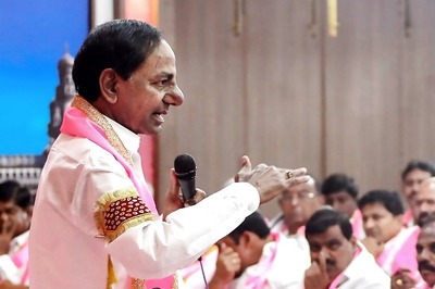 Floods, 'Chaiwala' Remark & Economy: TRS, BJP Engaged in War of Words Ahead of Hyderabad Civic Polls