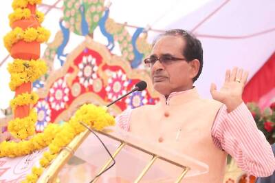 Cong Slams Shivraj Chouhan for Accepting Emergency Pension, Ex-CM Says Lathi Blows Still Hurt
