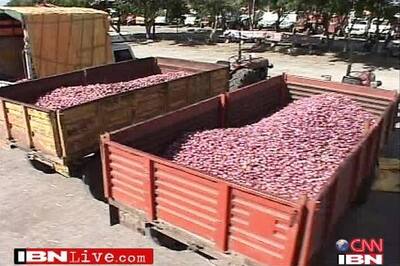 Onion prices will come down in 15-20 days: Govt