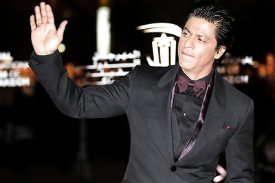 SRK beats Big B, gets voted as India's most popular father