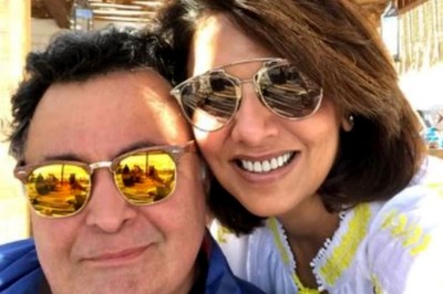 Neetu Kapoor Remembers Rishi Kapoor on 41st Wedding Anniversary
