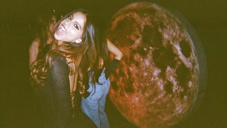 Suhana Khan Looks Absolutely Gorgeous in Her Backless Dress, See Photo