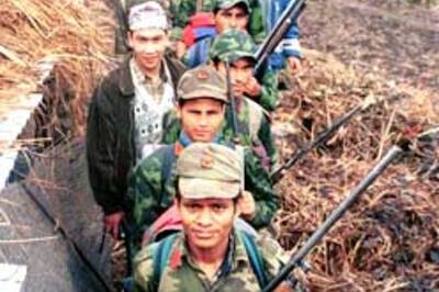 Nepal govt to release jailed Maoists