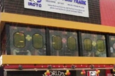 Railway Minister Asks Passenger to Inaugurate IRCTC’s Food Court at New Delhi Railway Station