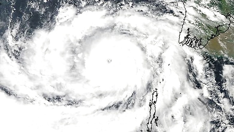 Cyclone Phethai to Hit Andhra Pradesh Tomorrow, State on High Alert
