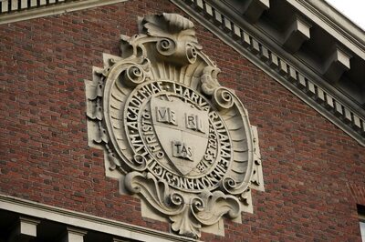 Harvard University Offers Free Online Classes in 67 Courses Amid Lockdown