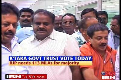 Disqualified Karnataka MLAs approach HC