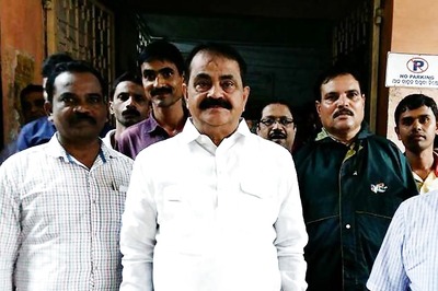 Congress Chief Whip in Odisha Assembly Threatens to Beat up Corrupt CMO Officials