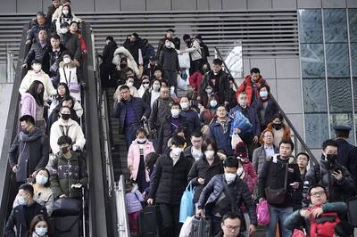 Japanese Nationals Stranded in Virus Epicentre Wuhan Evacuated, Five out of 206 Reported Ill