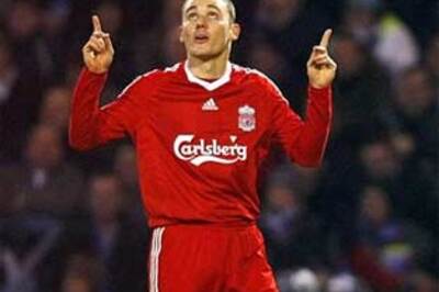 Liverpool narrowly defeat Portsmouth at Fratton Park