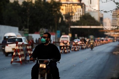 Coronavirus Cases in Pakistan Reach 1,865, Officials Request Public to Remain Indoors