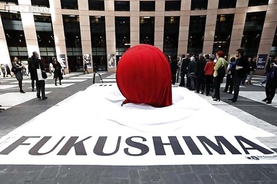 Fukushima worker killed in accident, cleanup halted