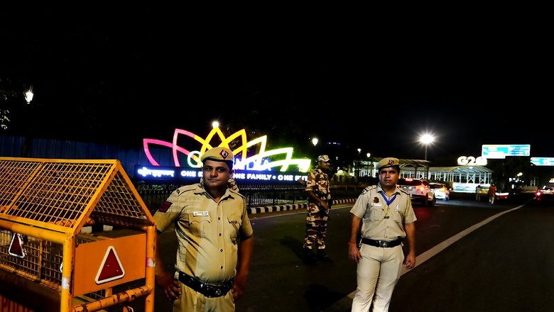 Festive Season: Delhi Police Intensifies Night Patrolling, Sets Up More Pickets to Strengthen Security at Markets