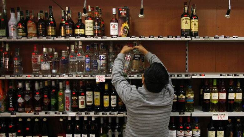Pakistan's Supreme Court Suspends Orders to Seal Liquor Shops