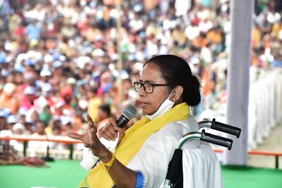 Mamata Threatens Dharna After Election Commission Bans Her From Campaigning for 24 Hours