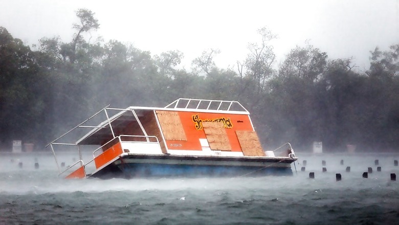Eight People Killed as Overloaded Boat Capsizes in Pakistan