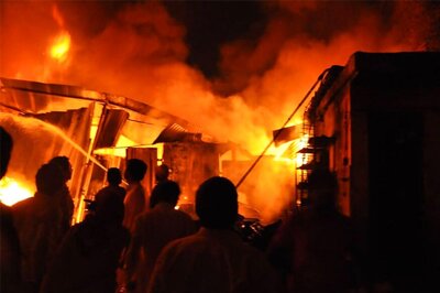 Fire Breaks Out at 5-storey Building in Kolkata's Topsia Area