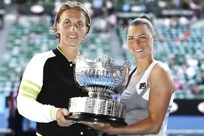 Kuznetsova-Zvonareva win Aus Open doubles title