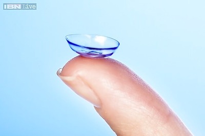 A first-of-its-kind contact lenses that allow users to zoom in and zoom out with the wink of an eye