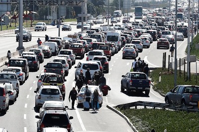Anti-Uber Protests Disrupt Main Chile Airport