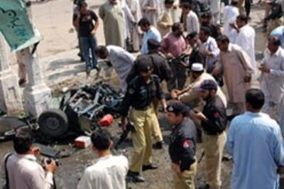 Car bomb blast in Pakistan, 12 injured