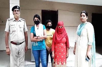 3 Girls Pose as Cops, Blackmail Senior Citizen After Making His Nude Video; Arrested