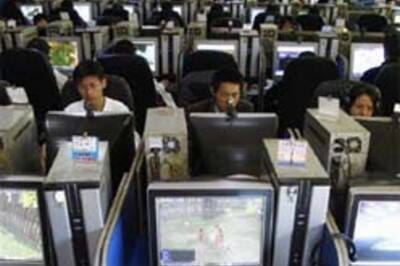 American youth trail in Internet use says survey