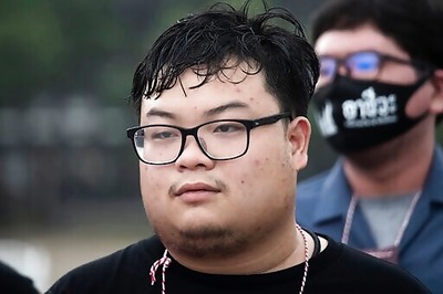 Thai student rallies continue despite activist's arrest