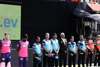 IPL 2023: SRH, RR Players Pay Tribute to Salim Durani, Observe Two-minute Silence Ahead of Match