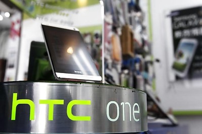 HTC to replace damaged HTC One for free