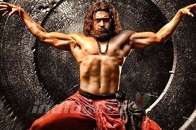 Video: Suriya's costly intro scene in 'Dhamo'