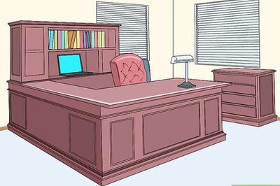 How to Decorate an Executive Office