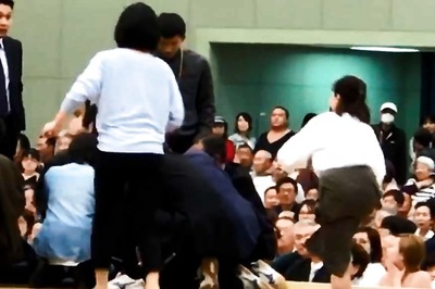 Women Trying to Resuscitate Mayor Ordered Out of Sumo Ring, Branded ‘Unclean’