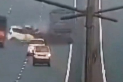 Caught on Cam | Driver, 2 Kids Killed In Road Accident on Delhi-Meerut Expressway