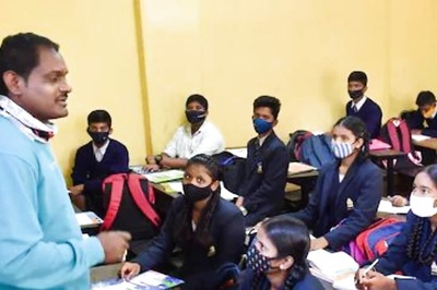 Protest Held at Delhi University to Demand Regularisation of Ad-hoc, Temporary Teachers