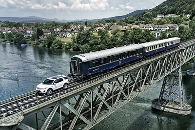 Range Rover Discovery Sport Pulls a 100 Tonne Train