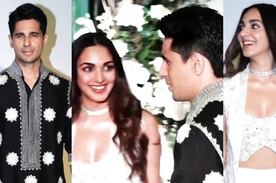 Sidharth Malhotra, Kiara Advani Exit Karan Johar's Birthday Party Together; Pic Goes Viral