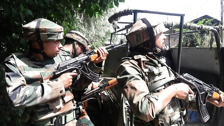 Clashes Erupt Near Pulwama Encounter Site; One Killed