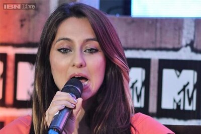 'Beauty and the Blogger': Cyrus Sahukar to host, Anusha Dandekar to judge the web reality show