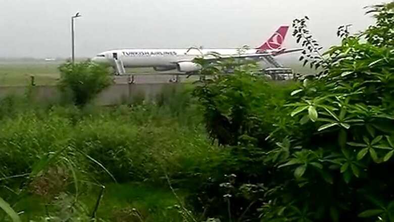 Turkish plane cleared for take-off, no bomb found
