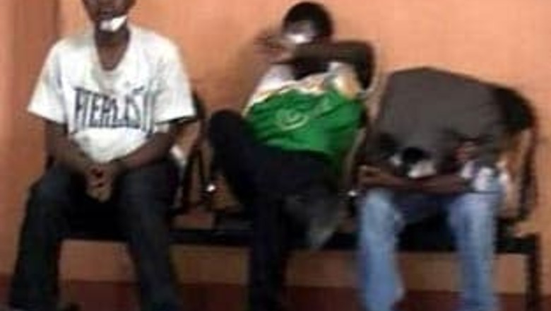 Drunk Tanzanians beat up two Hyderabad cops