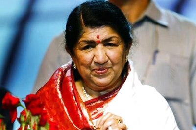 Lata Mangeshkar Honoured with Legendary Award
