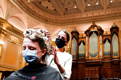 Netherlands’ Govt Mulling Reopening Of Bars, Restaurants Despite Soaring Cases