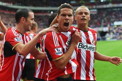 Manchester United held by Sunderland, leaving Van Gaal winless