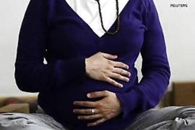 Woman gives birth on plane, tries to disown baby