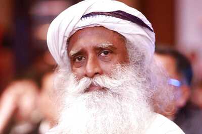 10 Powerful Quotes by Sadhguru to Deepen Your Understanding of Guru Purnima 2024!