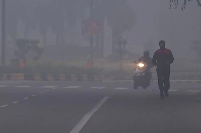 Delhi's Air Quality 'Very Poor'; Minimum Temp Settles at 9.4 Degree Celsius