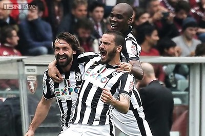 Juventus beaten 2-1 by Torino in derby marred by violence